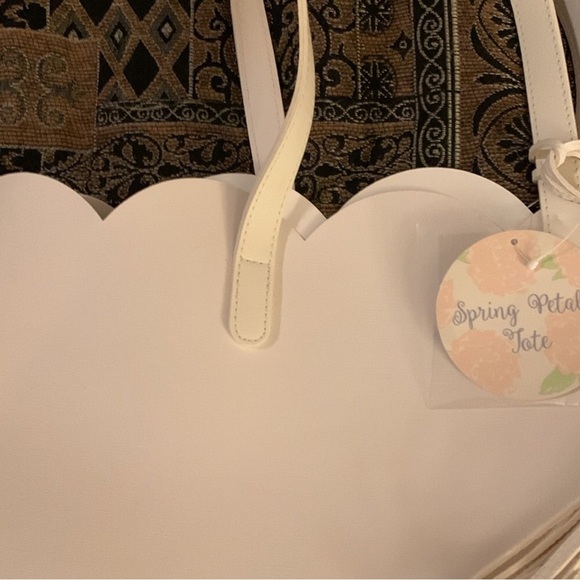 Arcadia Beauty Labs Spring Petal Tote Elegant White Bag 314968  NWT - Picture 4 of 10